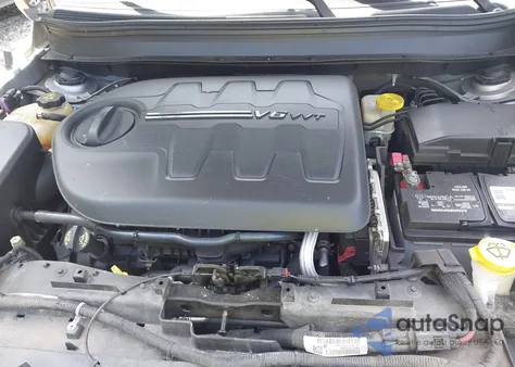 2015 Jeep Cherokee Latitude z USA, uszkodzony, nr VIN 1C4PJMCS6FW583227